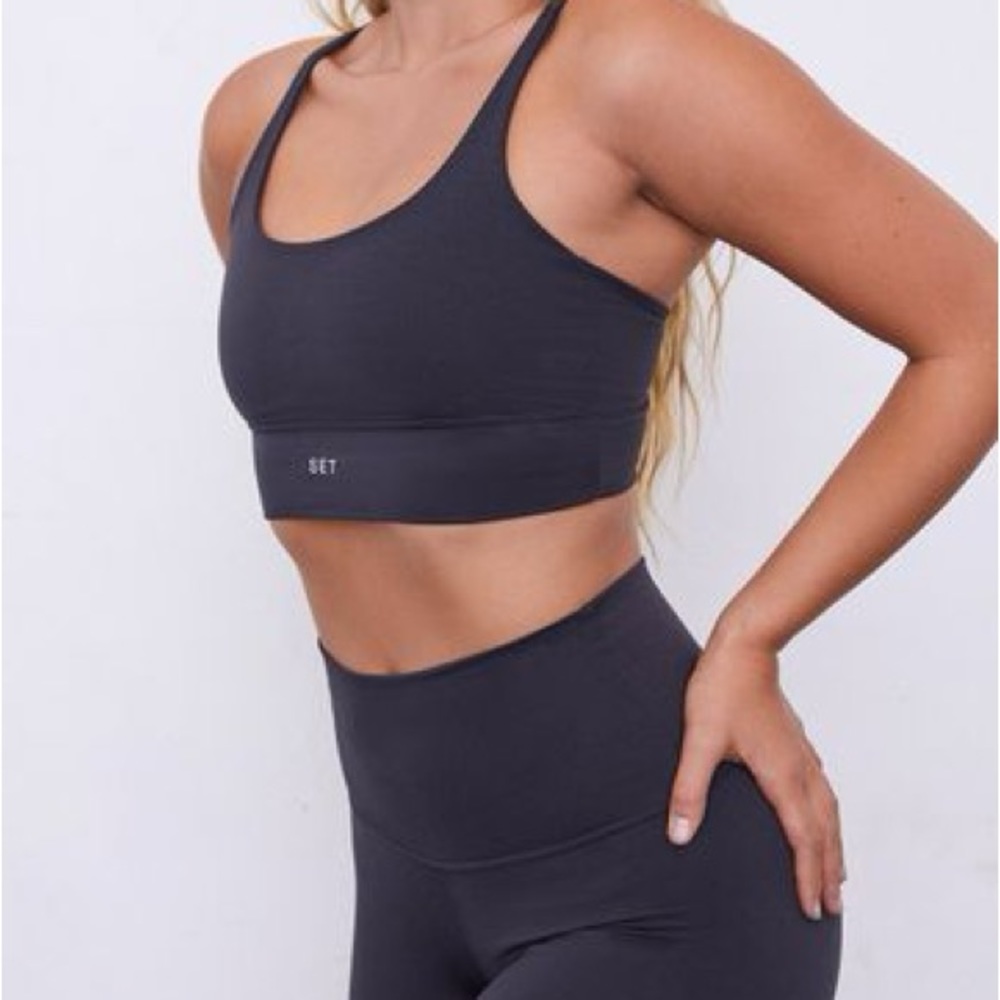 SET ACTIVE storm leggings and scoop Y bra rare color gently used size Small S